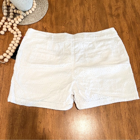 NWT Cynthia Rowley Eyelet Shorts - Picture 6 of 6